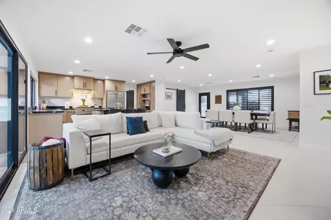Living - 2002 E Vista Dr, Phoenix, AZ 85022 photo 1 of 2
