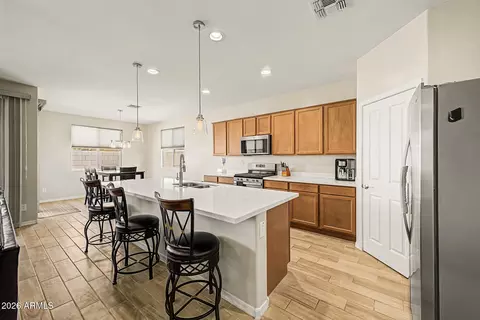 Kitchen - 9850 E Palladium Dr, Mesa, AZ 85212 photo 2 of 4