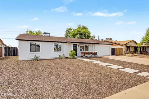 Exterior - 4101 E Calavar Rd, Phoenix, AZ 85032 photo 2 of 4