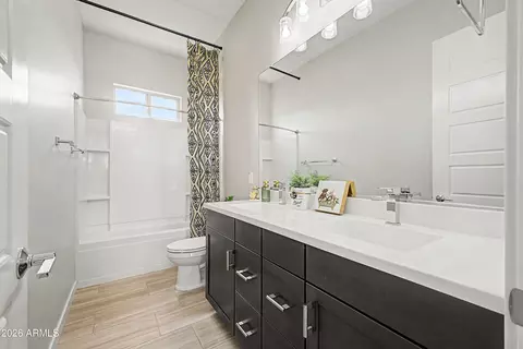 Bath - 1441 E Powell Way, Gilbert, AZ 85298 photo 5 of 5