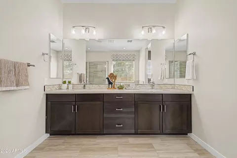 Bath - 1441 E Powell Way, Gilbert, AZ 85298 photo 2 of 5