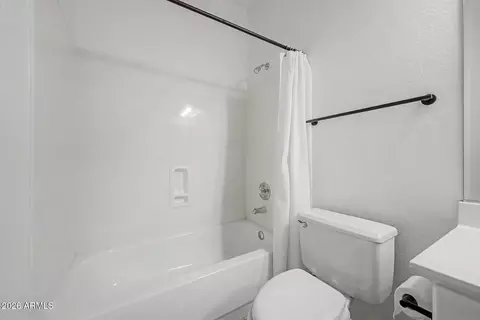 Bath - 768 E Verbena Dr, Phoenix, AZ 85048 photo 2 of 9
