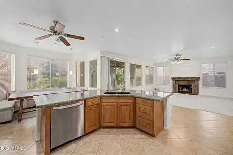 Kitchen - 768 E Verbena Dr, Phoenix, AZ 85048 photo 5 of 5