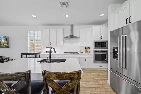 Kitchen - 1993 W Hide Trl, Phoenix, AZ 85085 photo 4 of 4