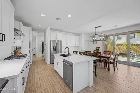 Kitchen - 1993 W Hide Trl, Phoenix, AZ 85085 photo 3 of 4