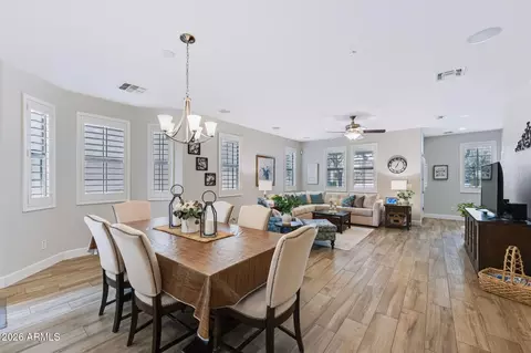 Dining - 4383 E Morrow Dr, Phoenix, AZ 85050 photo 2 of 2