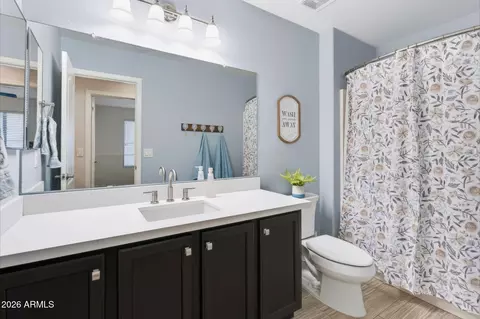 Bath - 4383 E Morrow Dr, Phoenix, AZ 85050 photo 2 of 4