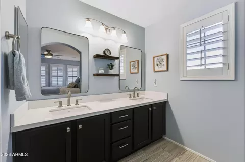 Bath - 4383 E Morrow Dr, Phoenix, AZ 85050 photo 3 of 4