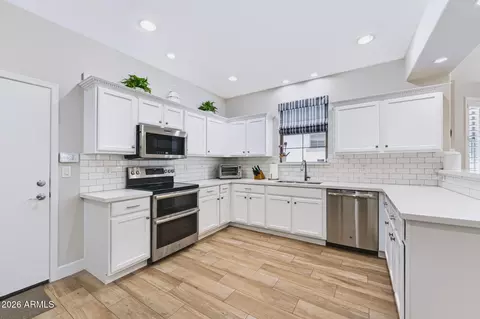 Kitchen - 4383 E Morrow Dr, Phoenix, AZ 85050 photo 3 of 5