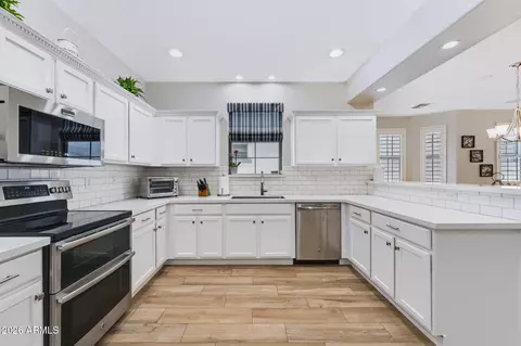 Kitchen - 4383 E Morrow Dr, Phoenix, AZ 85050 photo 4 of 5