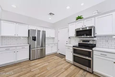 Kitchen - 4383 E Morrow Dr, Phoenix, AZ 85050 photo 5 of 5