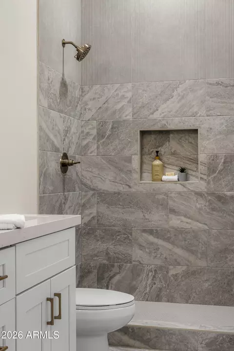 Bath - 4314 E Glenrosa Ave, Phoenix, AZ 85018 photo 7 of 7