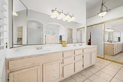 Bath - 246 E Vaughn Ave, Gilbert, AZ 85234 photo 2 of 3