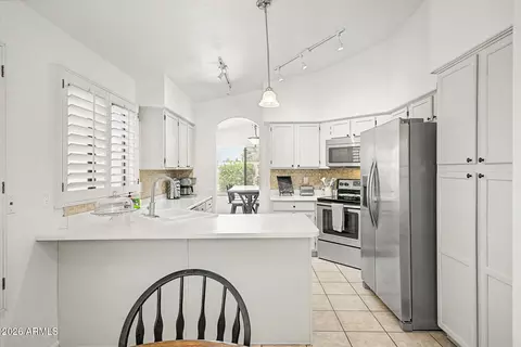 246 E Vaughn Ave, Gilbert, AZ 85234