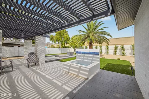 Exterior - 2818 E Malapai Dr, Phoenix, AZ 85028 photo 4 of 10