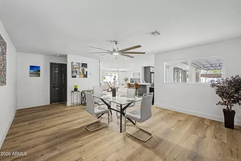 Dining - 2818 E Malapai Dr, Phoenix, AZ 85028 photo 2 of 2