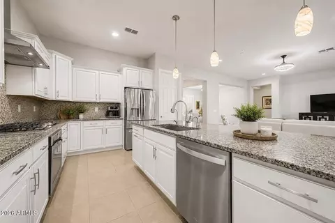 Kitchen - 10953 E Tripoli Ave, Mesa, AZ 85212 photo 2 of 3