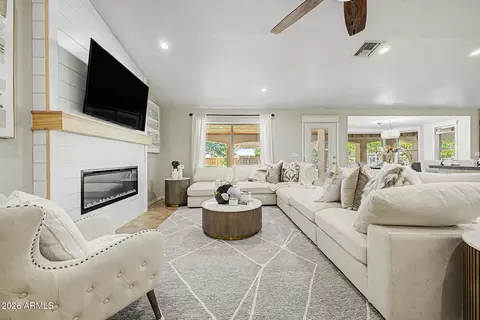 Living - 1822 E Lexington Ave, Gilbert, AZ 85234 photo 4 of 5