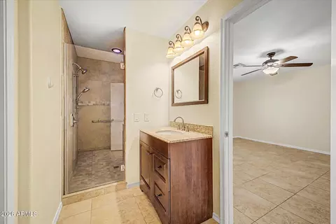 Bath - 1993 S Mara Dr, Apache Junction, AZ 85120 photo 1 of 3