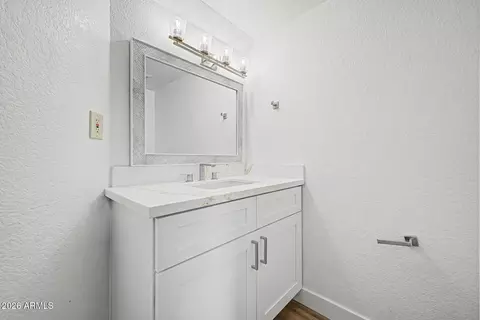 Bath - 1238 E Vogel Ave #2, Phoenix, AZ 85020 photo 5 of 6