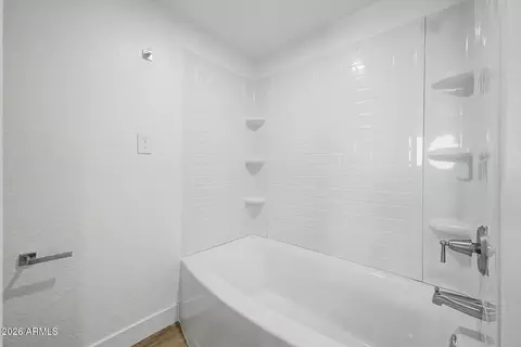 Bath - 1238 E Vogel Ave #2, Phoenix, AZ 85020 photo 2 of 6