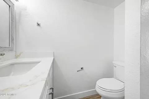 Bath - 1238 E Vogel Ave #2, Phoenix, AZ 85020 photo 6 of 6