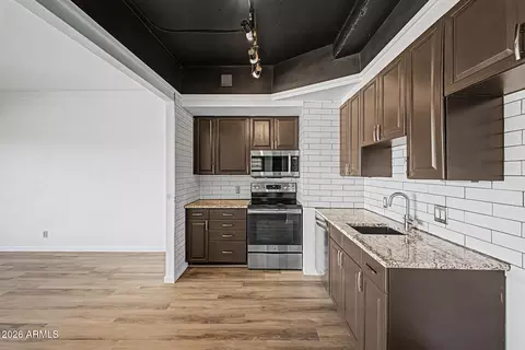 Kitchen - 4750 N Central Ave #3A, Phoenix, AZ 85012 photo 3 of 4