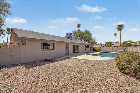 Exterior - 1304 E Dunbar Dr, Tempe, AZ 85282 photo 5 of 5