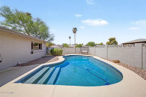 Exterior - 1304 E Dunbar Dr, Tempe, AZ 85282 photo 4 of 5