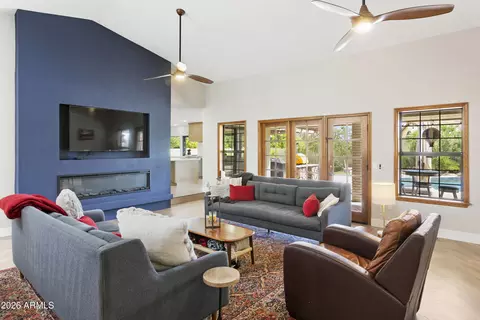 Living - 11645 S Tusayan Ct, Phoenix, AZ 85044 photo 3 of 4