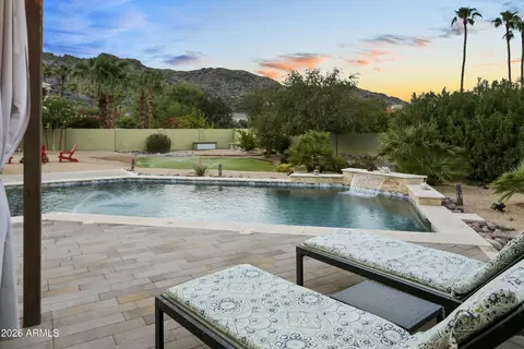 Exterior - 11645 S Tusayan Ct, Phoenix, AZ 85044 photo 4 of 9