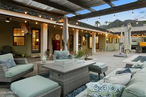Exterior - 11645 S Tusayan Ct, Phoenix, AZ 85044 photo 5 of 9