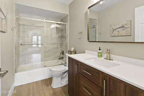 Bath - 11645 S Tusayan Ct, Phoenix, AZ 85044 photo 3 of 4