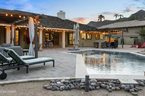 Exterior - 11645 S Tusayan Ct, Phoenix, AZ 85044 photo 6 of 9