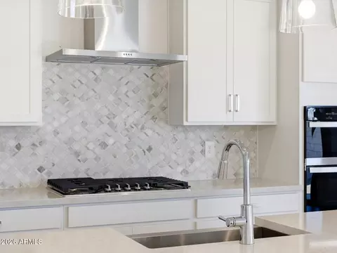 Kitchen - 1142 W Haynes Way, Apache Junction, AZ 85120 photo 6 of 6