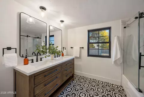 Bath - 3401 N 25th St, Phoenix, AZ 85016 photo 2 of 2