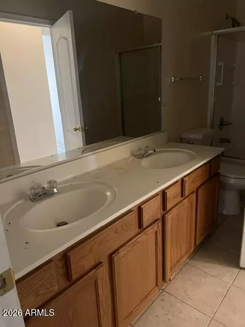 Bath - 2719 E Windsor Ave, Phoenix, AZ 85008 photo 2 of 2