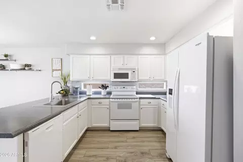 Kitchen - 3032 E Millbrae Ln, Gilbert, AZ 85234 photo 2 of 3