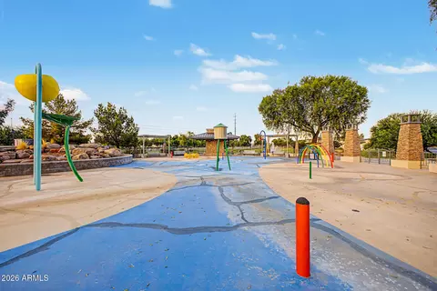 View/Area - 879 E Aberdeen Dr, Gilbert, AZ 85298 photo 4 of 4