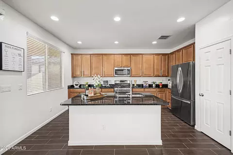 Kitchen - 879 E Aberdeen Dr, Gilbert, AZ 85298 photo 1 of 5