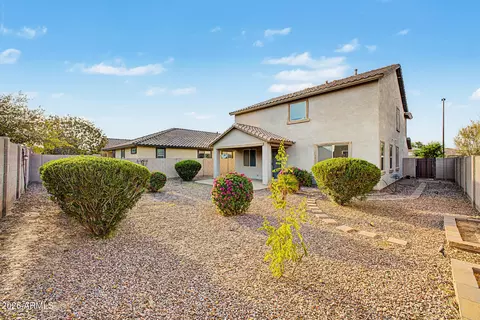 Exterior - 879 E Aberdeen Dr, Gilbert, AZ 85298 photo 5 of 9