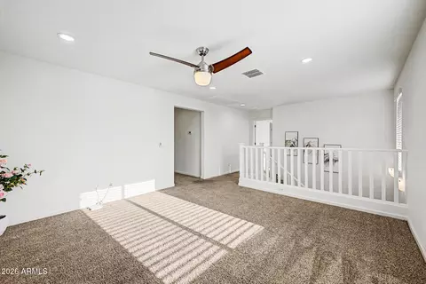 Entry Way - 879 E Aberdeen Dr, Gilbert, AZ 85298 photo 3 of 4