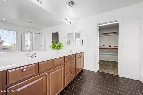 Bath - 879 E Aberdeen Dr, Gilbert, AZ 85298 photo 2 of 6
