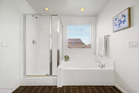 Bath - 879 E Aberdeen Dr, Gilbert, AZ 85298 photo 3 of 6