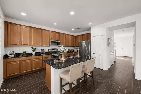 Kitchen - 879 E Aberdeen Dr, Gilbert, AZ 85298 photo 1 of 6