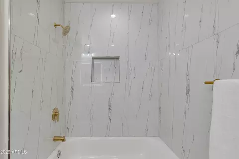 Bath - 2324 E Cortez St, Phoenix, AZ 85028 photo 3 of 3