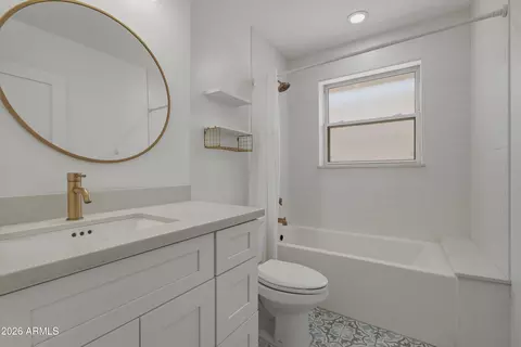 Bath - 5146 N 18th St, Phoenix, AZ 85016 photo 2 of 2