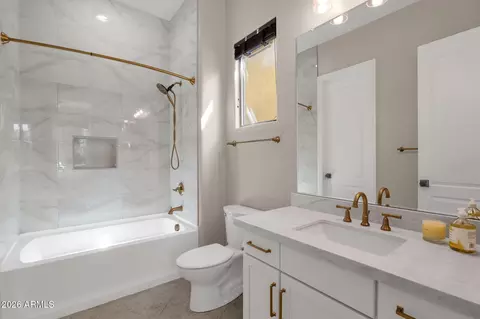 Bath - 3807 E Quail Ave, Phoenix, AZ 85050 photo 1 of 2