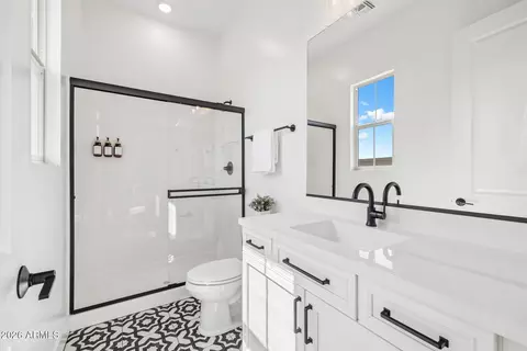 Bath - 1373 E Lodgepole Ct, Gilbert, AZ 85298 photo 5 of 6