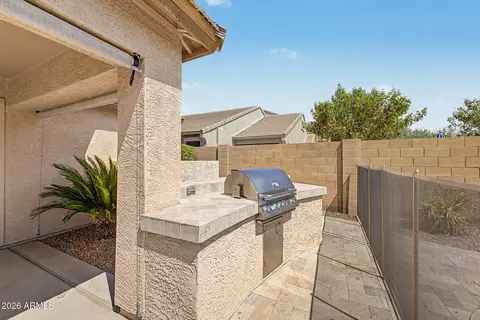 Exterior - 4017 E Hashknife Rd, Phoenix, AZ 85050 photo 4 of 8